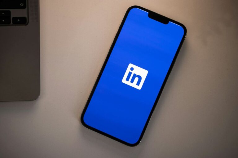 Wie können Sachbuch Autoren auf LinkedIn für Autoren Reichweite sorgen LinkedIn für Autoren - was muss man beachten?